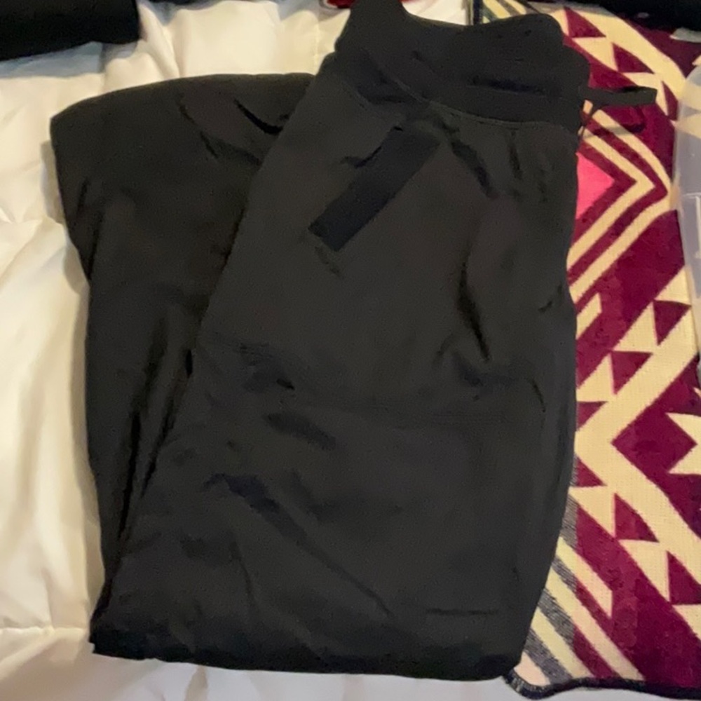 Lululemon dance Studio Pant SHORT